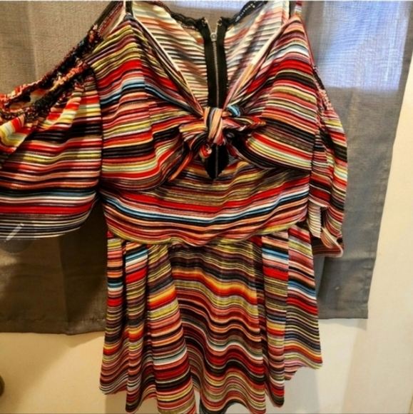 Fashion to figure open shoulder blouse size 2 - Picture 1 of 5